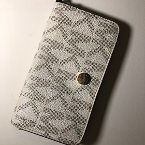 Michael Kors Wallet Phone holder